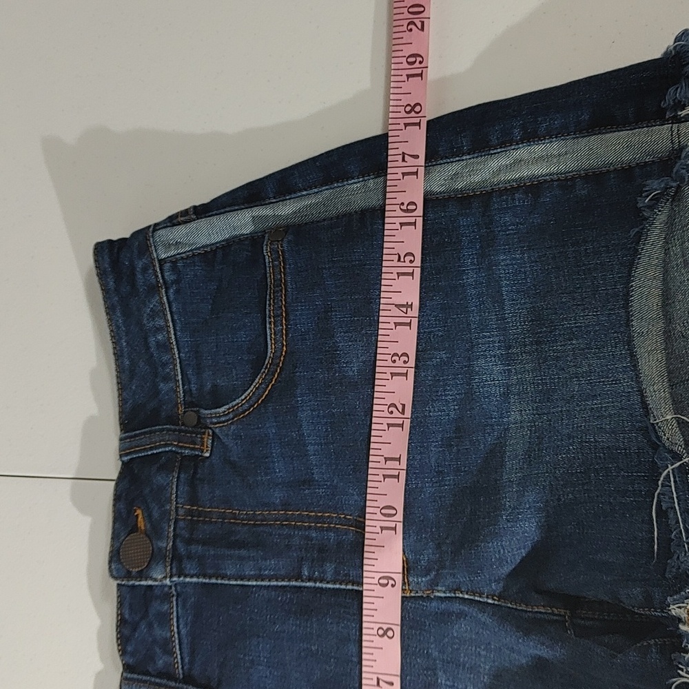Cabi Jean Shorts - Picture 7 of 9